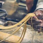 Come organizzare una serata culinaria indimenticabile